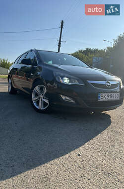 Універсал Opel Astra 2010 в Костопілі