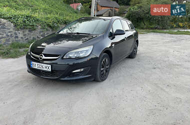 Универсал Opel Astra 2012 в Остроге