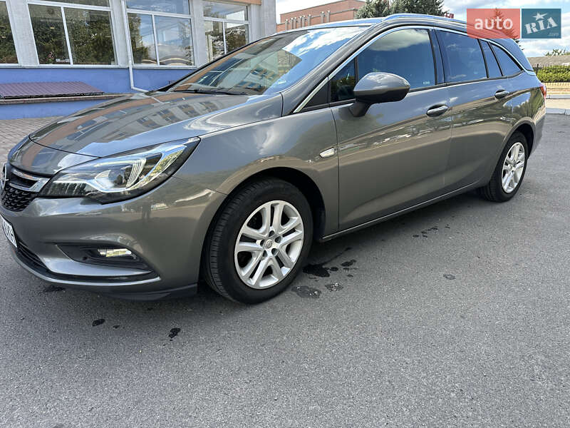 Универсал Opel Astra 2018 в Черкассах