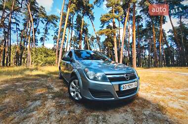 Універсал Opel Astra 2005 в Охтирці