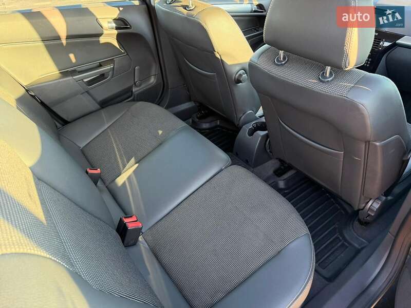 Универсал Opel Astra 2010 в Любешове фото 5 Универсал Opel Astra 2010 в Любешове