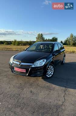 Универсал Opel Astra 2010 в Любешове