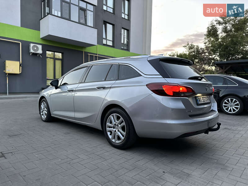Универсал Opel Astra 2017 в Ирпене