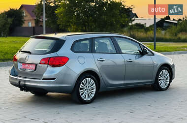 Универсал Opel Astra 2012 в 