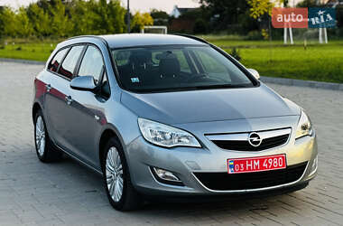 Універсал Opel Astra 2012 в Здолбуніві