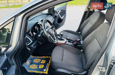 Универсал Opel Astra 2012 в 