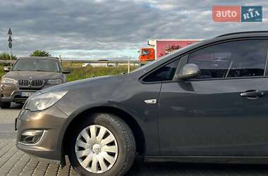 Универсал Opel Astra 2013 в 