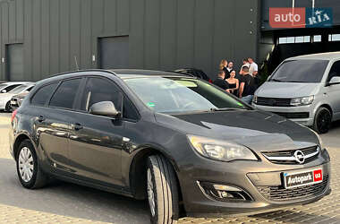 Универсал Opel Astra 2013 в 