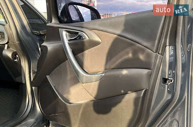 Универсал Opel Astra 2013 в 