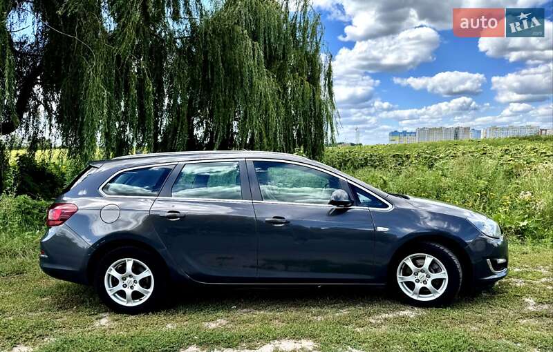 Универсал Opel Astra 2014 в Полтаве