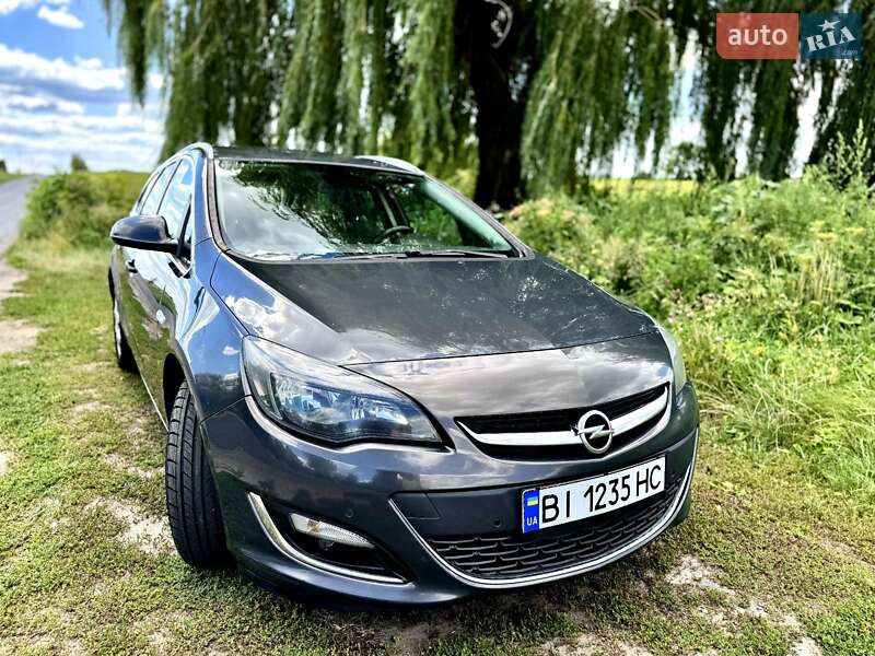 Универсал Opel Astra 2014 в Полтаве