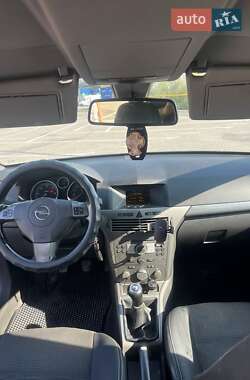 Универсал Opel Astra 2005 в 