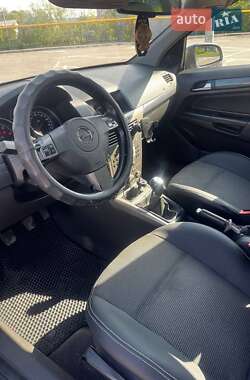 Универсал Opel Astra 2005 в 