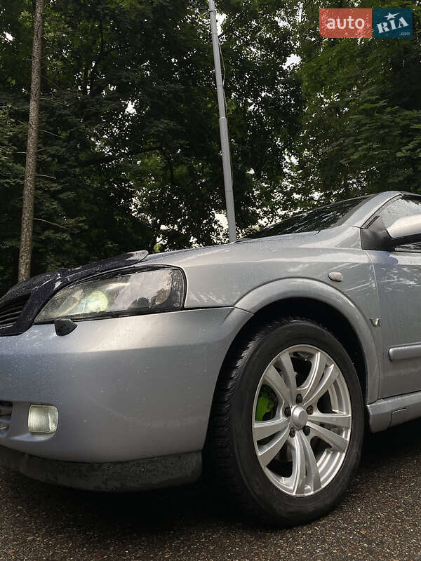 Кабриолет Opel Astra 2002 в Черновцах