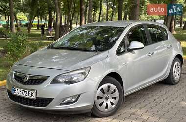 Хетчбек Opel Astra 2012 в Олександрії
