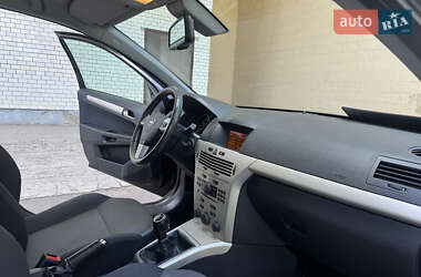 Хэтчбек Opel Astra 2009 в 