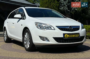 Opel Astra 2011