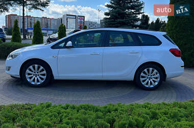 Универсал Opel Astra 2011 в 