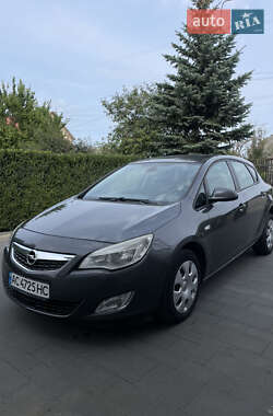 Opel Astra 2012 Opel Astra 2012