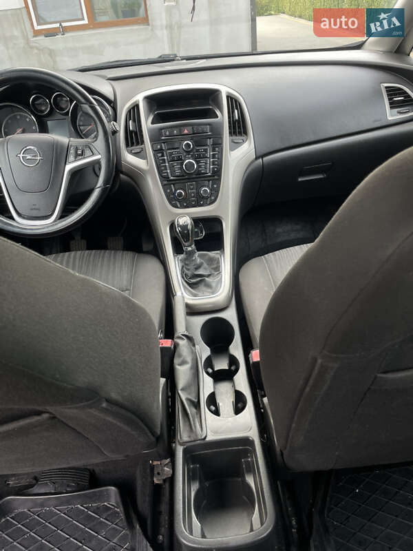 Хэтчбек Opel Astra 2012 в Киеве