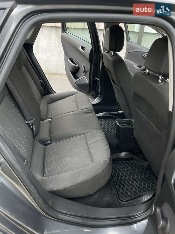 Хэтчбек Opel Astra 2012 в Киеве