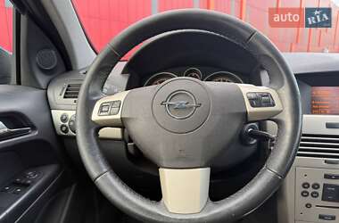 Хэтчбек Opel Astra 2008 в 