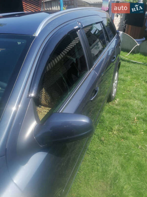 Универсал Opel Astra 2008 в Липовце