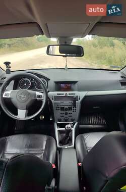 Универсал Opel Astra 2004 в 