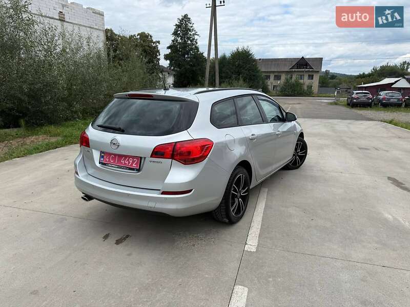 Универсал Opel Astra 2012 в Косове фото 7 Универсал Opel Astra 2012 в Косове