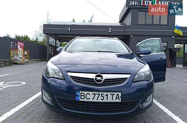 Универсал Opel Astra 2012 в Трускавце