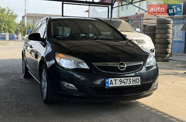 Универсал Opel Astra 2011 в Ивано-Франковске