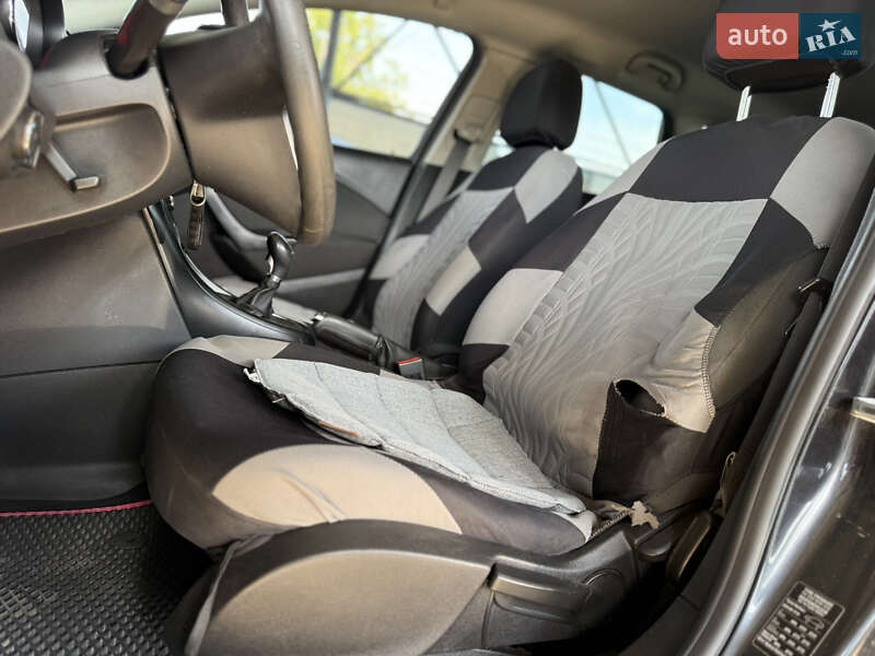 Универсал Opel Astra 2011 в Ивано-Франковске