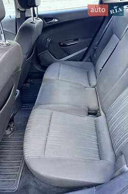 Универсал Opel Astra 2012 в 