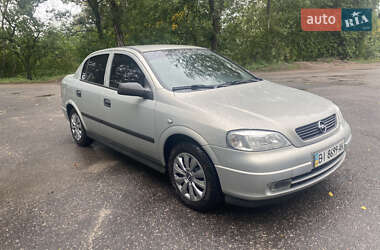 Седан Opel Astra 2006 в 
