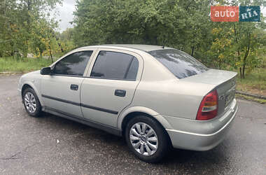 Седан Opel Astra 2006 в 
