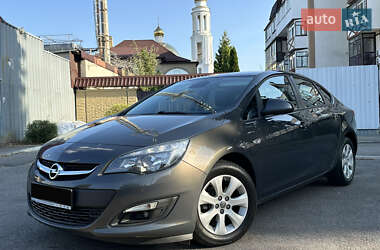 Седан Opel Astra 2015 в Харькове