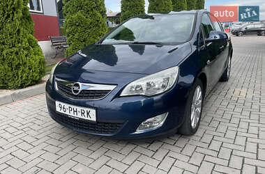 Хэтчбек Opel Astra 2010 в Городке