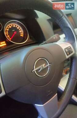 Хэтчбек Opel Astra 2009 в 