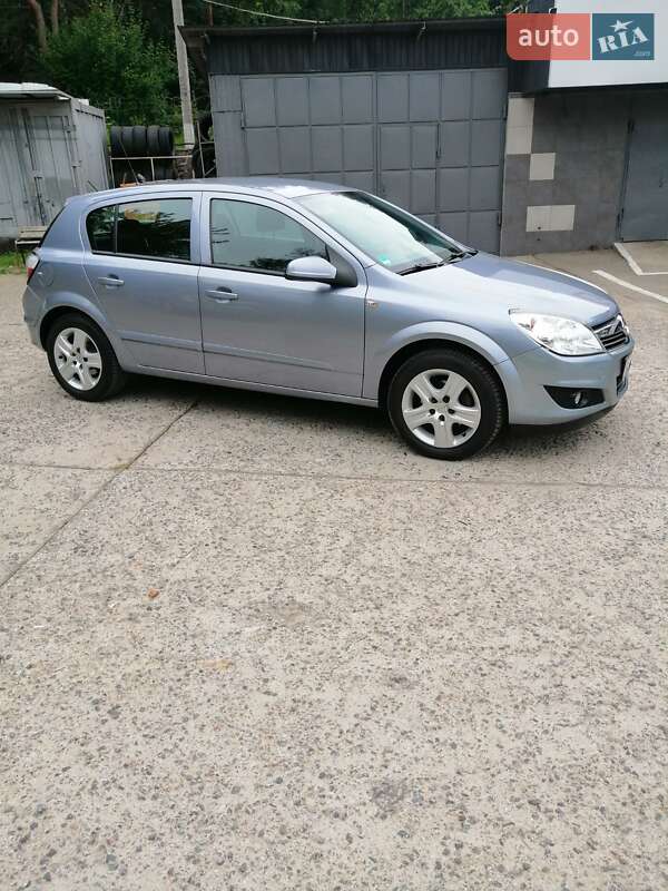 Хэтчбек Opel Astra 2009 в Василькове