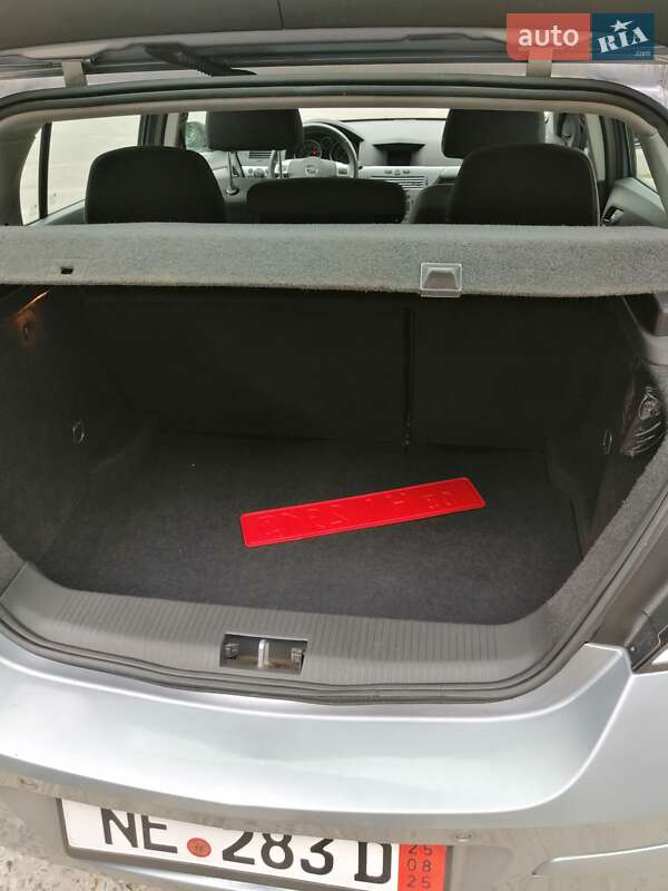 Хэтчбек Opel Astra 2009 в Василькове