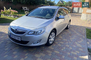Універсал Opel Astra 2011 в Бобровиці