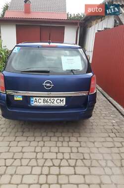 Opel Astra 2010 Opel Astra 2010