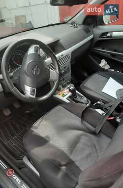 Универсал Opel Astra 2010 в 
