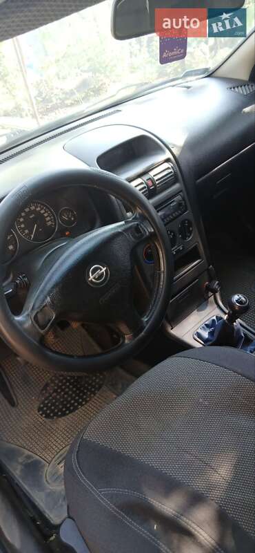 Универсал Opel Astra 2003 в Сарате