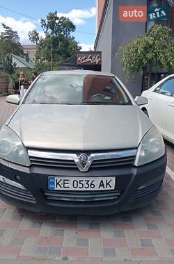 Хэтчбек Opel Astra 2006 в Ирпене