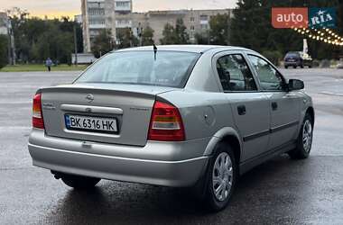 Седан Opel Astra 2008 в 