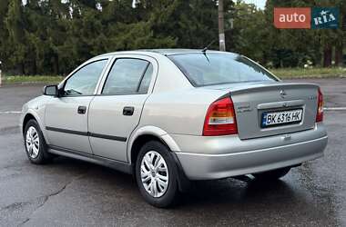 Седан Opel Astra 2008 в 