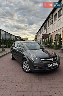 Opel Astra 2010