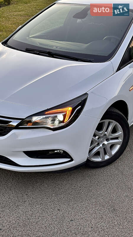 Универсал Opel Astra 2018 в Глухове