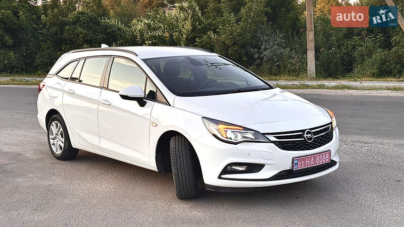 Универсал Opel Astra 2018 в Глухове